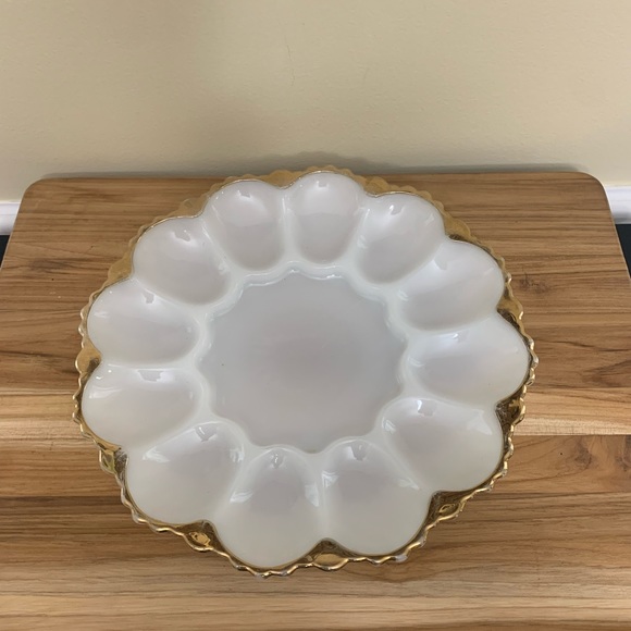 Vintage/Antique Milk Glass Egg Platter with Gold Trim - Picture 8 of 10